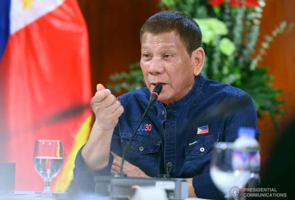 Duterte to Medical Frontliners: Mag Soul Searching Kayo. Walang Kasalanan si Duque.